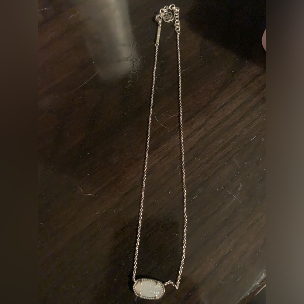 Kendra Scott necklace
